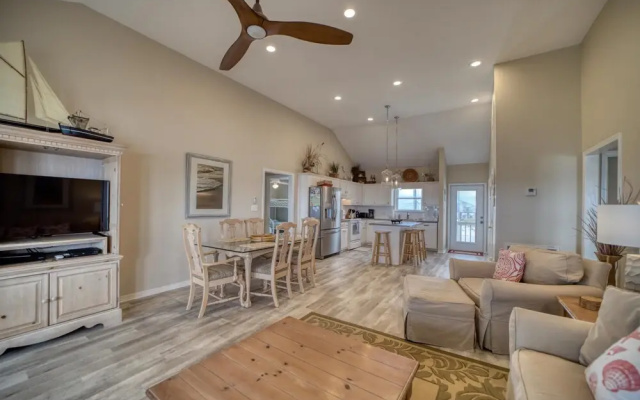 Rainbows End - 100-b Shell Ct