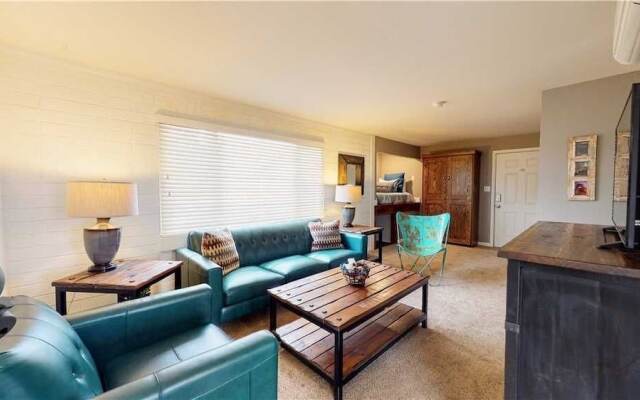 Purple Sage Flats #8 1 Bedroom Apts