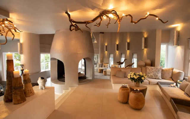 Clifftop Exclusive Safari Hideaway Lodge - All Inclusive