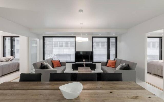 Sleek and Spacious 3 BR Apartment in City Centre