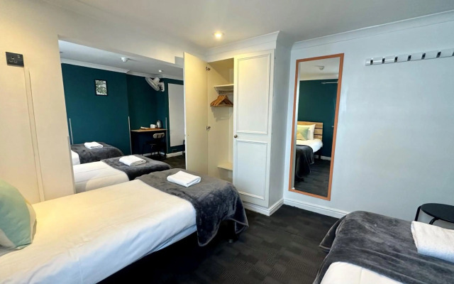 Smart Hyde Park View - Hostel