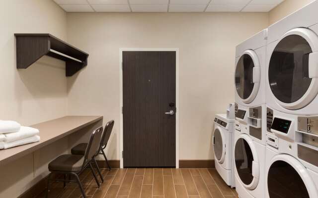 Home2 Suites by Hilton Glendale - Westgate