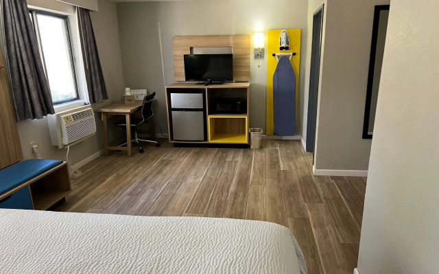 Days Inn by Wyndham Warrensburg