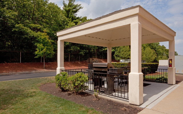 Sonesta Simply Suites Boston Braintree