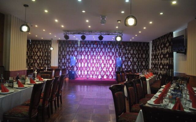 Platinum Hotel