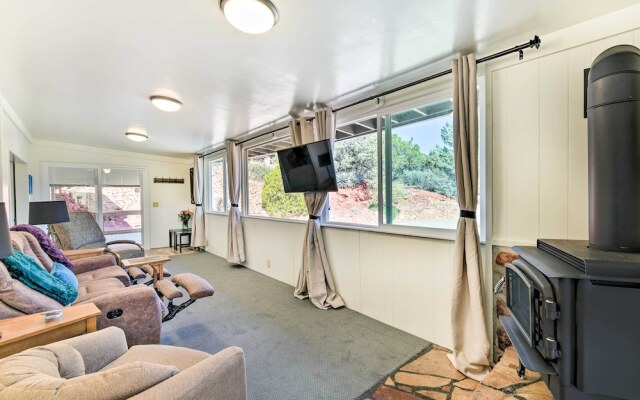 Sedona Stardust Hideaway' w/ Patio & Mtn Views!