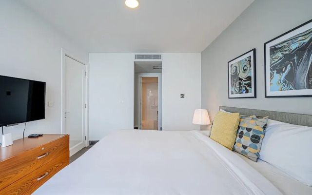 w Majestic 2BR w Perfect Balcony in YOO
