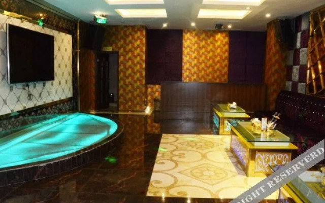 Chengzhong Blue Sky Hotel