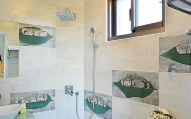 Red Crown Jacana B&B