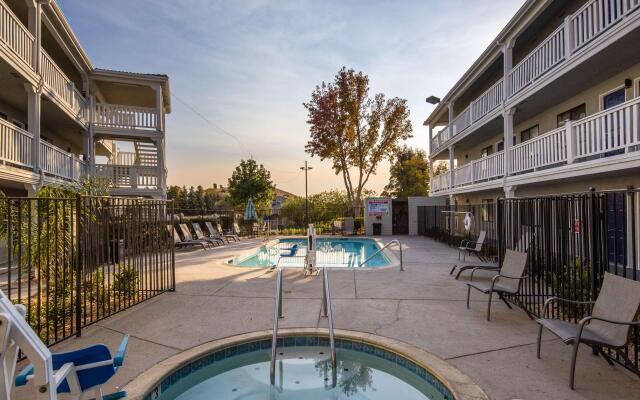 SureStay Hotel by Best Western Fairfield Napa Valley