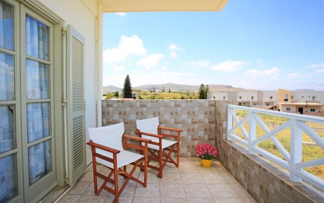 Theodosia apt Swim sunbathe beachfront