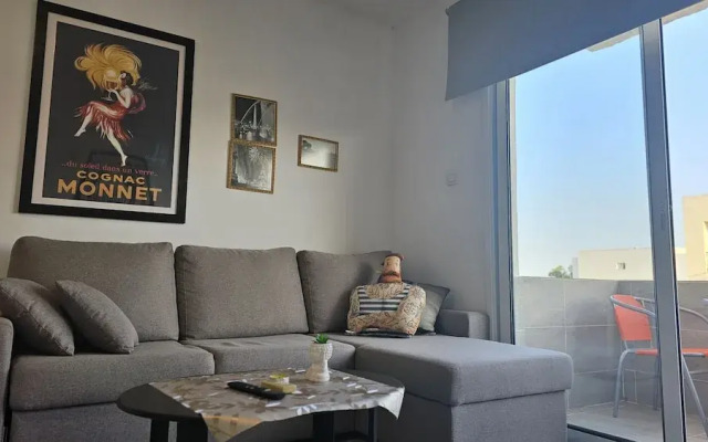 137 AN - Stay ZEA Studio