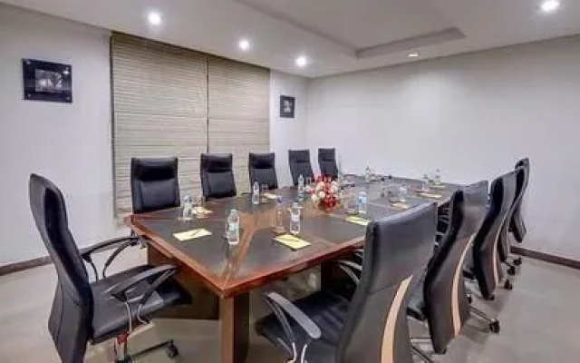 Hindustan International Select