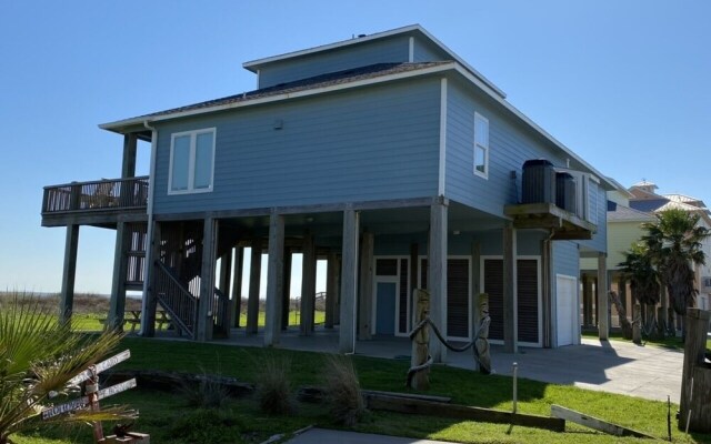 1 Driftwood 4 Bedroom Home by Redawning