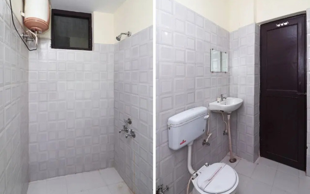 Hotel Royal Monarch by OYO Rooms