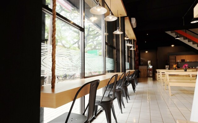 ZEN Hostel Alun-Alun Sarinah