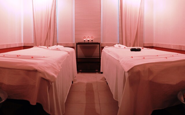 Laguna Suites Golf & Spa