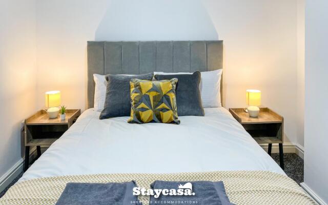 Live in Style House in Desirable Location