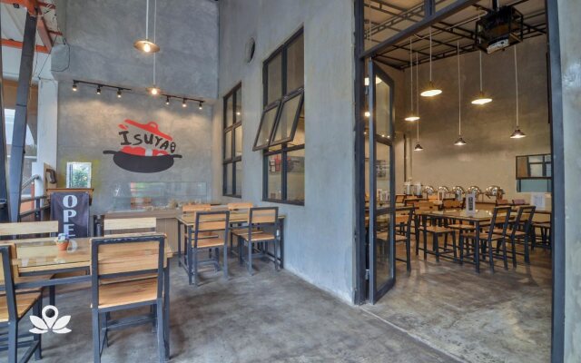 ZEN Rooms Image Hotel and Resto