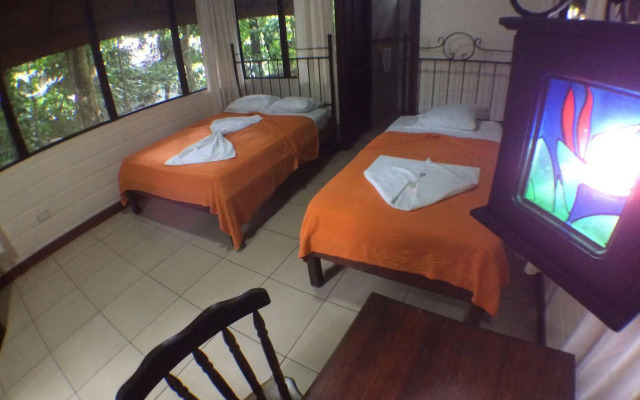 Hotel Rana Roja