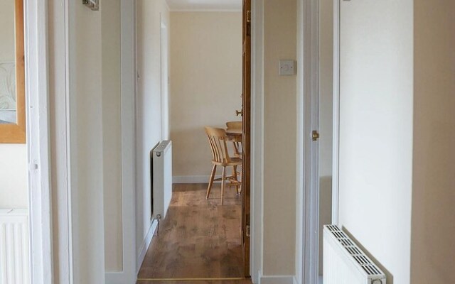Newly refurbished flat FREE parking WIFI