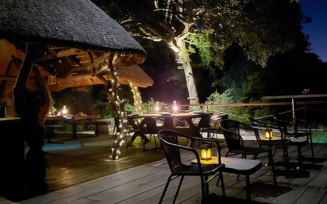 Mobola Lodge
