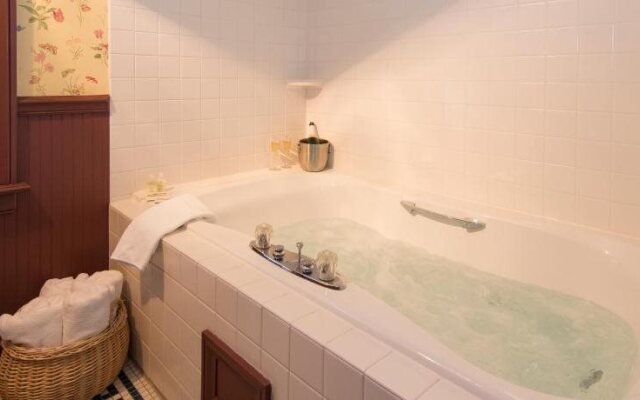 The Rochester Inn, A Historic Hotel