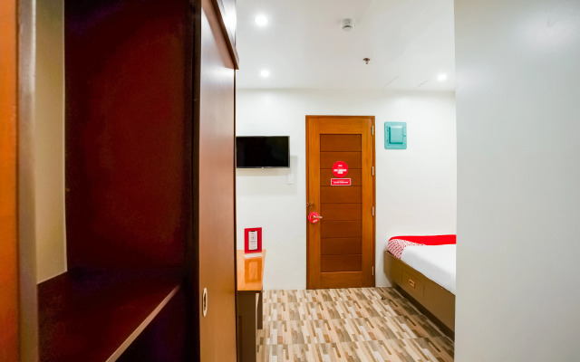 OYO 421 Deck 360 Dormitel Near Davao Medical School Foundation Hospital