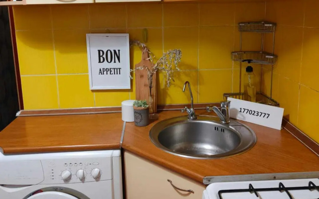 Апартаменты на Индустрии, 121