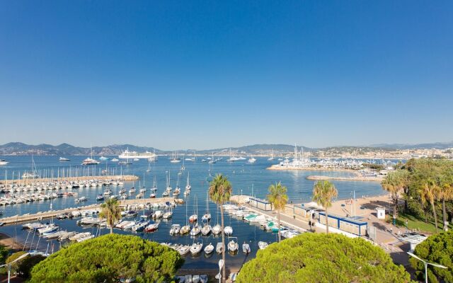 VANEAU Splendide duplex sur la Croisette