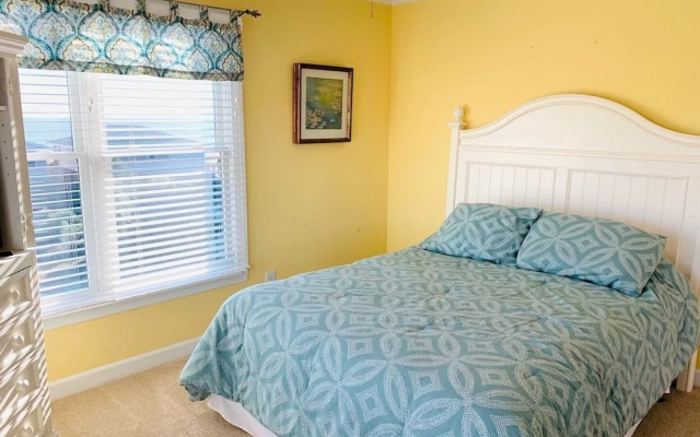 Old Man & The Sea 5 Bedroom Home by RedAwning