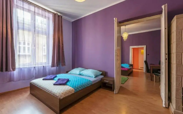 Queen Apartments