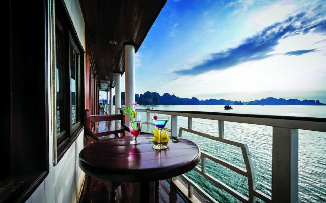 Gray Line Private Luxury Cruise