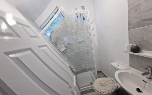 Peaceful Well Equipped Flat Near Central London