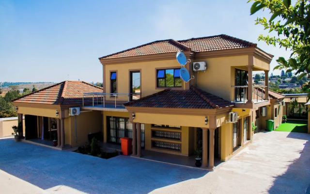 WoodMead Guest House & Events