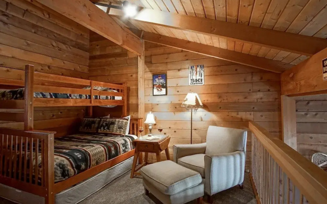2 Br Plus Loft: Powder Monkey 2