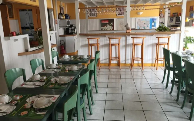 Fasthôtel Paris Ouest - Plaisir