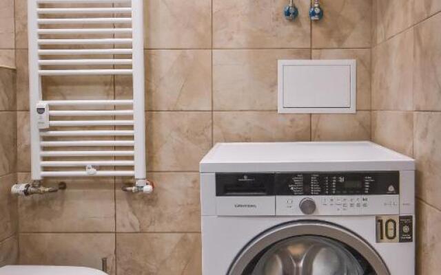 • Kanso Japan • 2-BDR Central Flat with Balcony