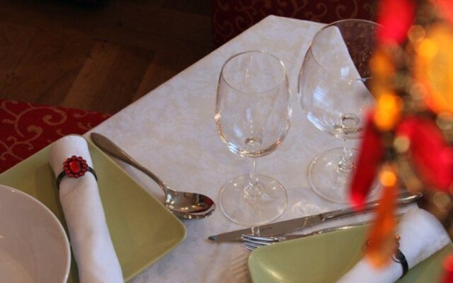 Merona Hotel