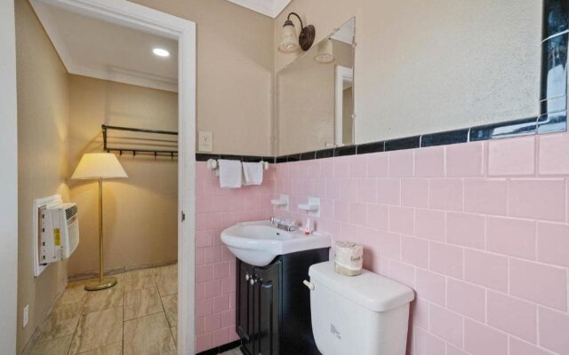 Capital O Hotel Beeville - US 181