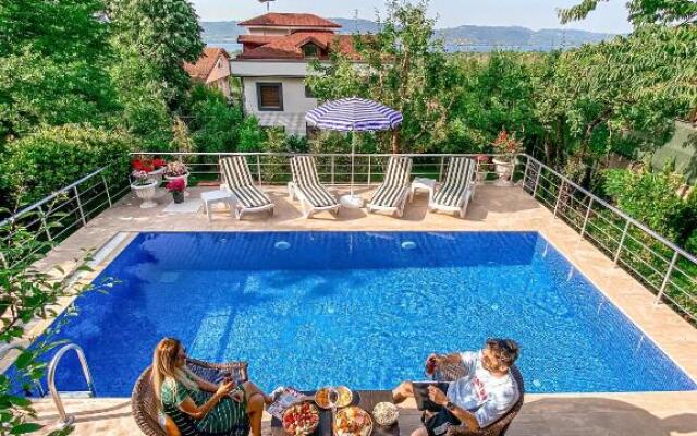Havuzlu Mustakil Lüx Villa Doğa SAPANCA 150 MT2