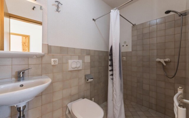 Amazing Apartment in Pomer With 2 Bedrooms