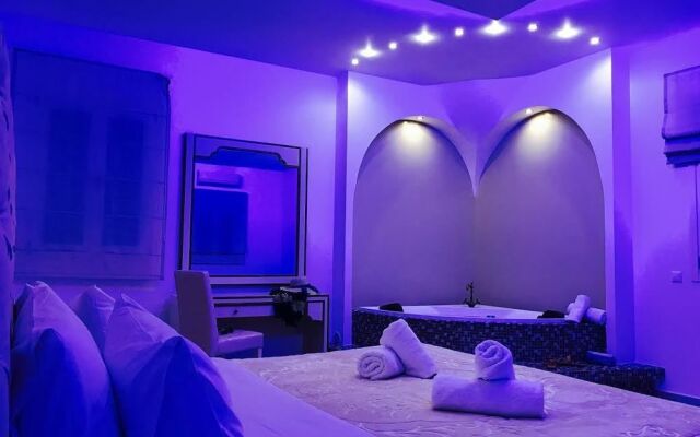 Queen Boutique Suites