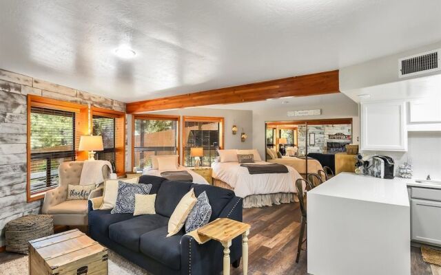 Cozy Hilltop Retreat