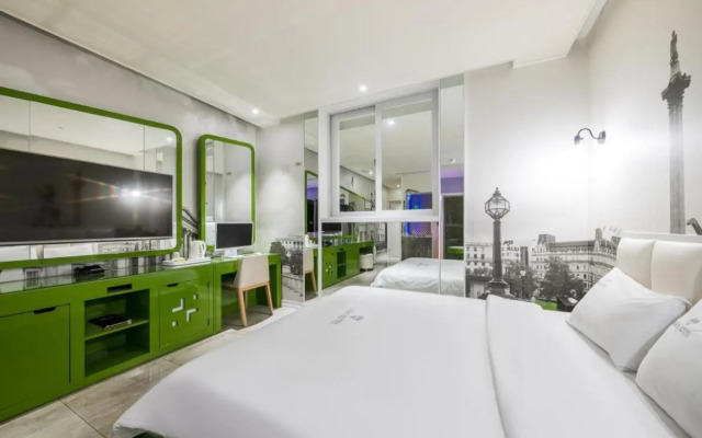 Zara Hotel Peace Square