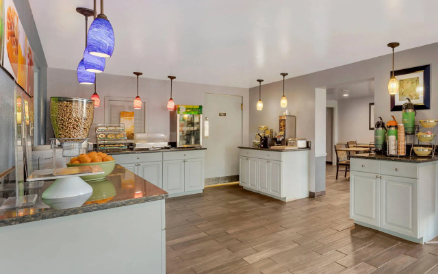 Quality Inn & Suites Easley - Greenville