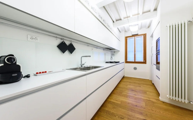 1200 Torre Donati Apartments by Mmega