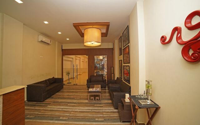 Oyo 7872 Amber Hotel
