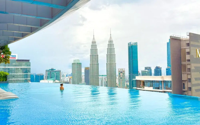 Eaton Residence by crystal