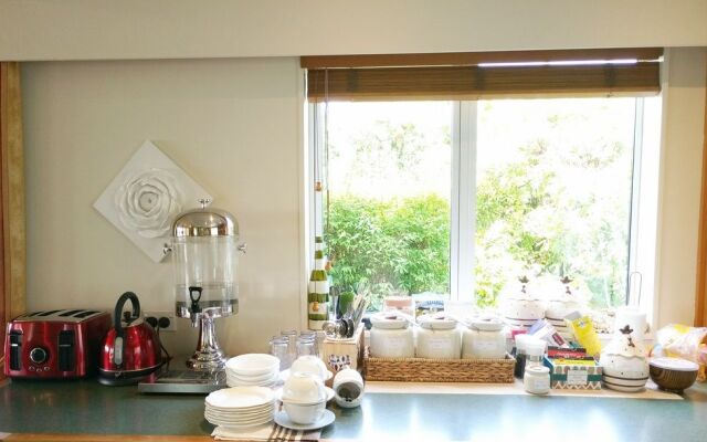 Foodora Lake View Bed & Breakfast